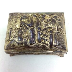 Vintage tarnished metal elephant trinket box